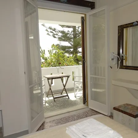 Naxos Lane Center Hotel 2*